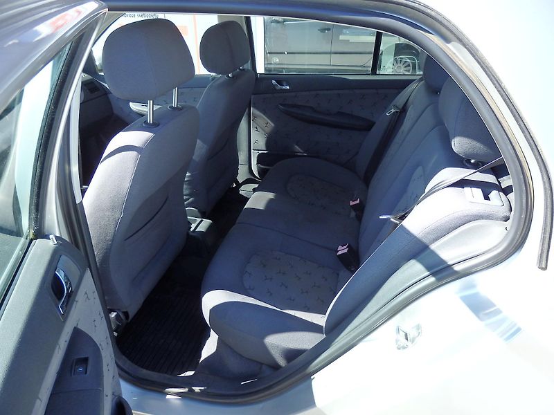 Škoda Fabia 1.4 16V 2x AIRBAG, ASR - fotka 7 z 14