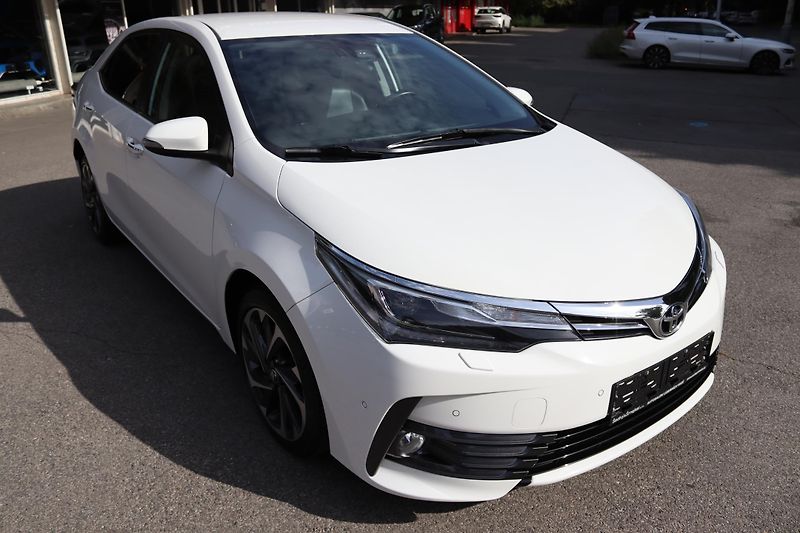 Toyota Corolla (2018) Toyota Corolla Sedan 1.6 - fotka 8 z 60