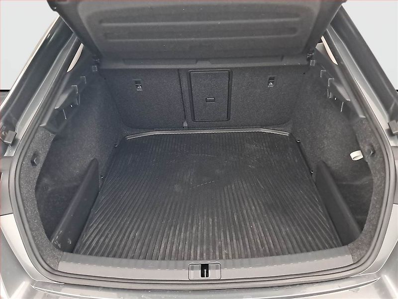 Škoda Octavia (2025) Top Selection 1.5 eTSI mHEV - fotka 14 z 21