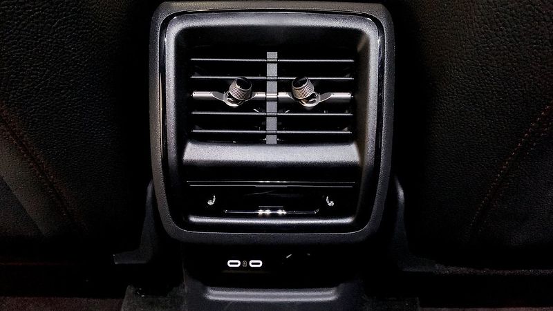 Škoda Kodiaq RS 7 míst 360 HuD Canton Taž - fotka 15 z 18