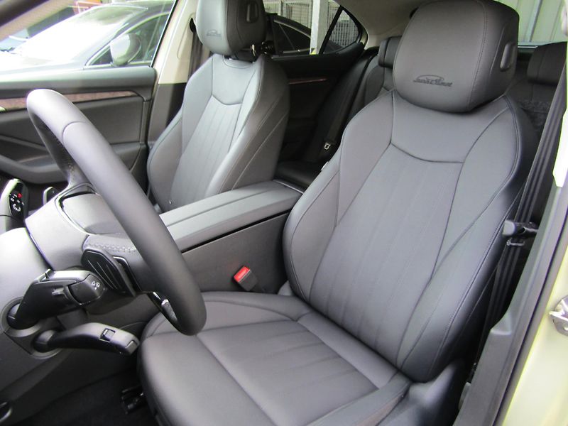 Škoda Superb (2026) L&K 2.0 TDI 110 kW DSG - fotka 17 z 30