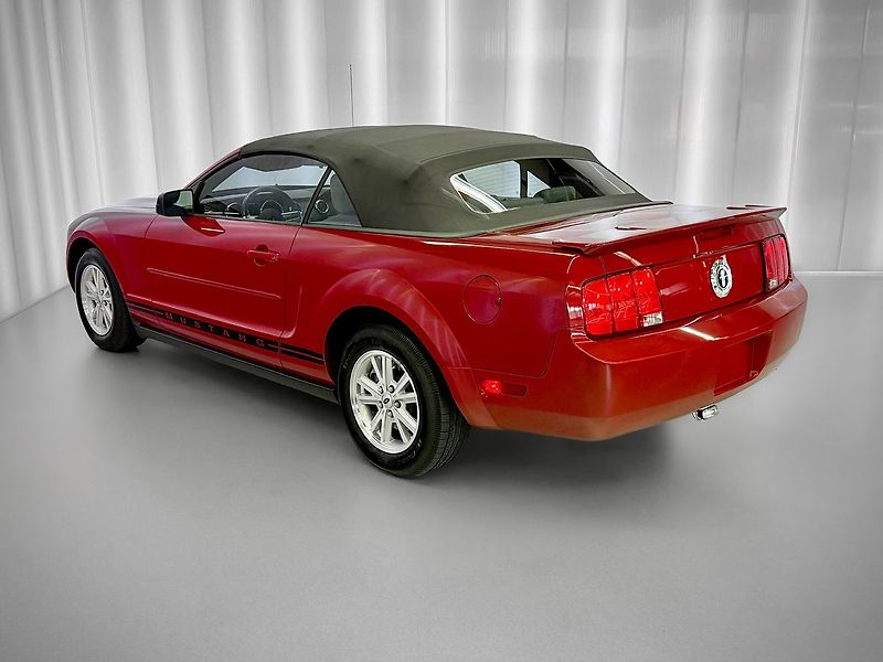 Ford Mustang 4.0 V6 154 kW AT CABRIO, KLIMA - fotka 5 z 18