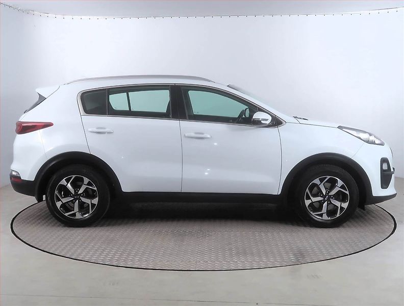 Kia Sportage (2018) Gold 1.6 T-GDI, Serv.kniha - fotka 6 z 15