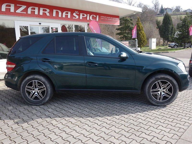 Mercedes-Benz Třídy M (2006) ML 320CDI 165kW 4MATIC - fotka 9 z 32
