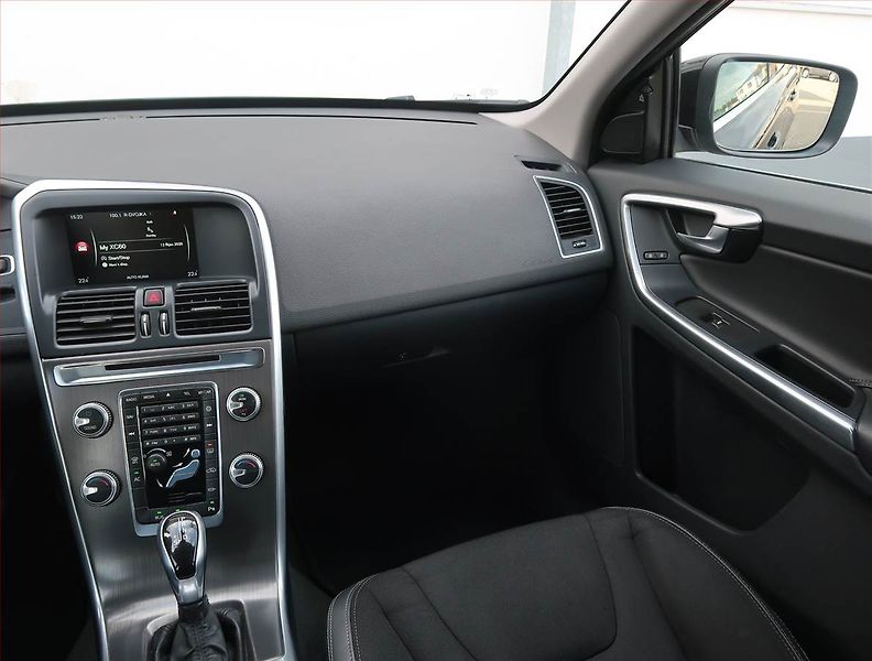 Volvo XC60 (2014) D4, Automat, Serv.kniha, Kůže - fotka 8 z 24