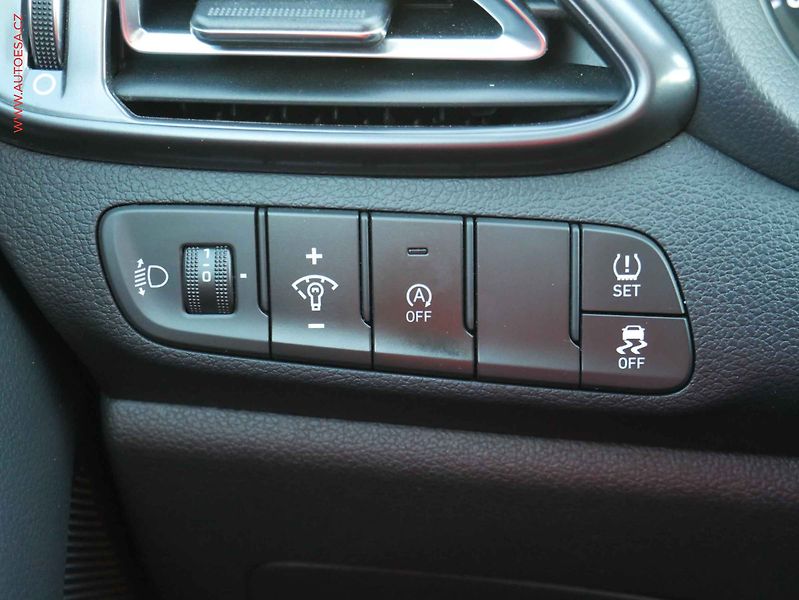 Hyundai i30 (2022) 1.5T-GDi, 1.maj,ČR, AC, LED - fotka 22 z 23