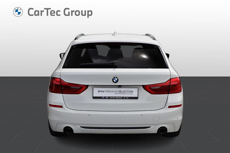 BMW Řada 5 520d xDrive Touring - fotka 4 z 14