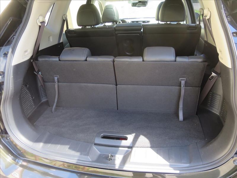 Nissan X-Trail 2,0  dCi Panorama 360°  7 míst - fotka 21 z 29