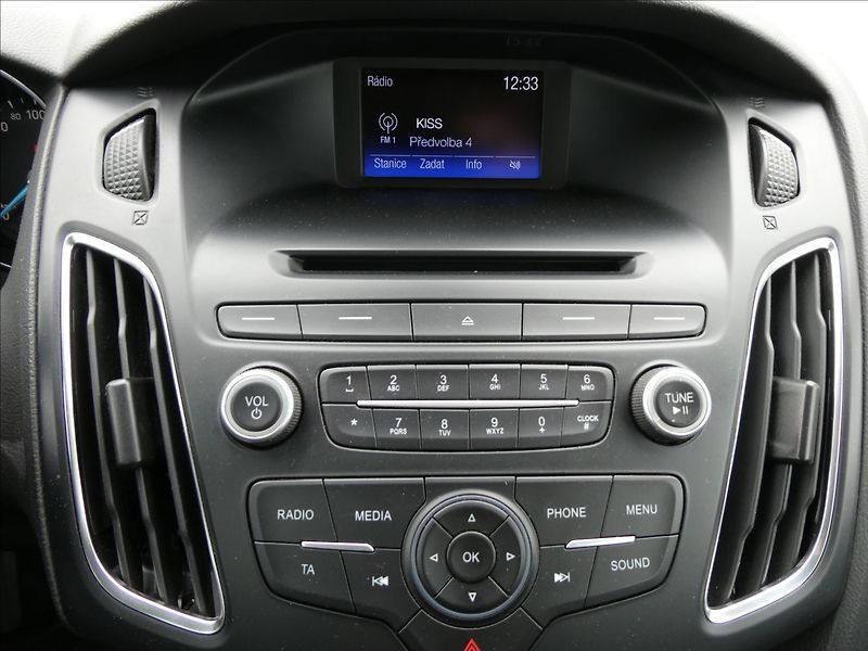 Ford Focus 1,5 Duratorq TDCI 95k kombi - fotka 26 z 38