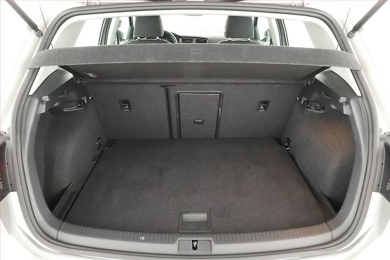 Volkswagen Golf (2017) 1.0 TSI, Tempomat - fotka 17 z 18