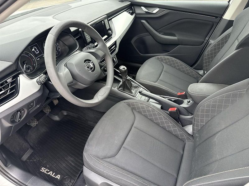 Škoda Scala (2021) 1.0 TSI Ambition - fotka 7 z 29