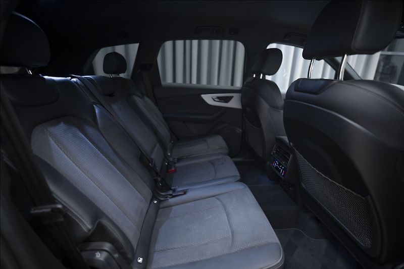 Audi Q7 3,0 TDI QUATTRO S-LINE 1. MAJ - fotka 11 z 45
