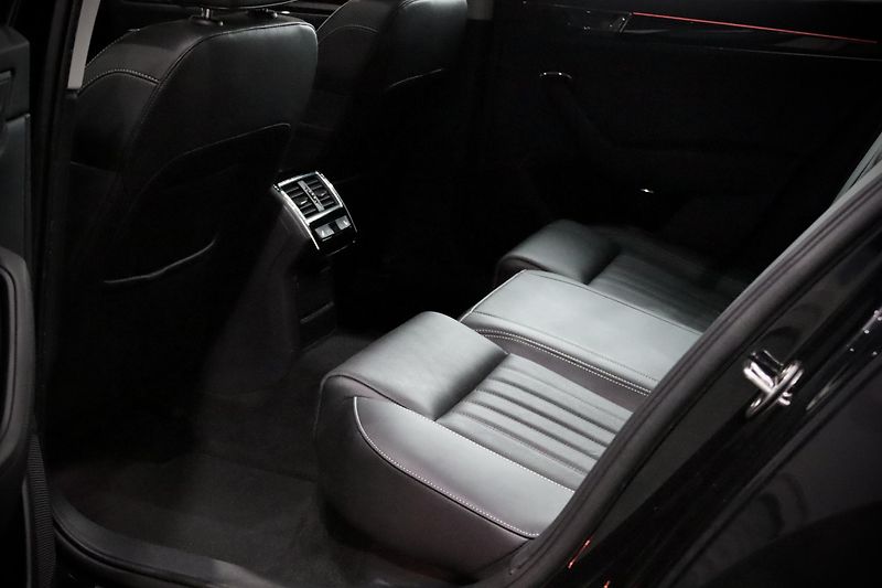 Škoda Superb 3 FL 2.0 TSI 140 kW DSG L&K - fotka 23 z 59