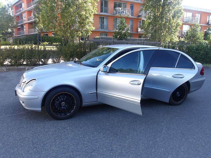 Mercedes-Benz Třídy E 2,2CDi - fotka 13 z 26