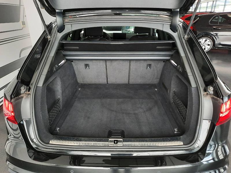 Audi A4 (2022) Avant 40 TFSI quattro (150kW/2 - fotka 23 z 26