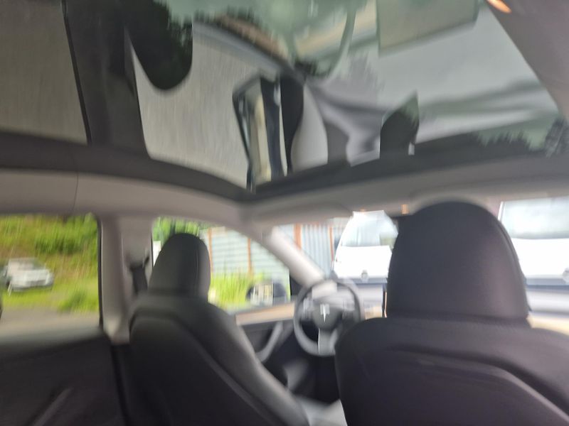 Tesla Model Y LONGE RANGE DUAL MOTOR SOH 87% - fotka 46 z 50