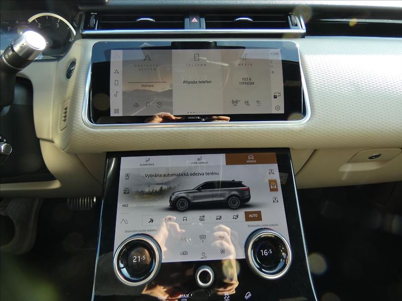 Land Rover Range Rover Velar 3,0 D300 R-Dynamic SE,1maj,ČR - fotka 26 z 44