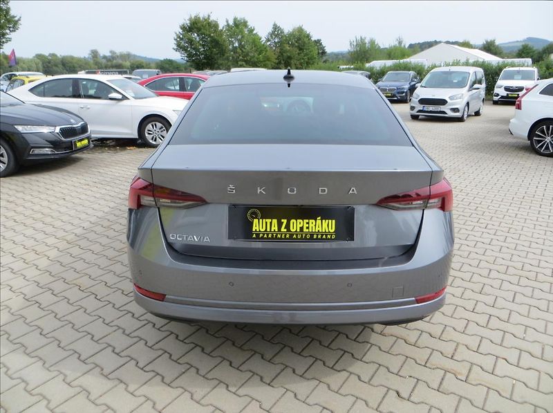 Škoda Octavia 2,0 TDI DSG Style 110kW Tažné - fotka 6 z 31