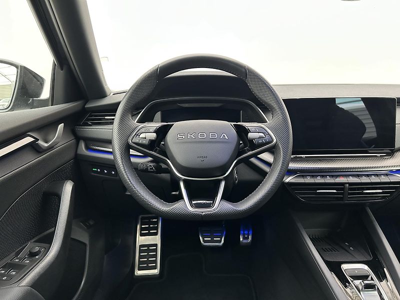 Škoda Octavia 2.0 TDI SportLine - fotka 5 z 32