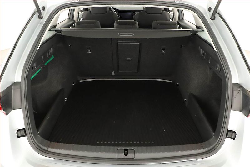 Škoda Octavia (2023) Ambition 2.0 TDI, ČR,1.maj - fotka 10 z 16