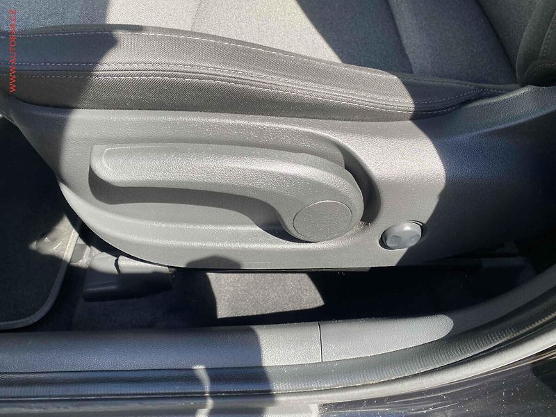 Hyundai Tucson (2019) 1.6 CRDi, AT, panor, navi - fotka 14 z 19