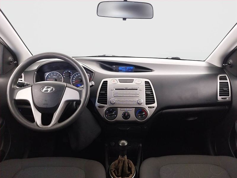 Hyundai i20 (2012) 1.2, Serv.kniha, po STK, Tažné - fotka 8 z 16