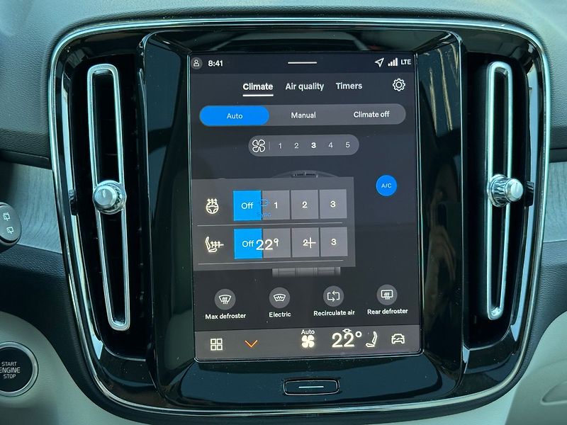Volvo XC40 (2026) ULTRA DARK B4, 360°, PIXEL LED - fotka 20 z 23