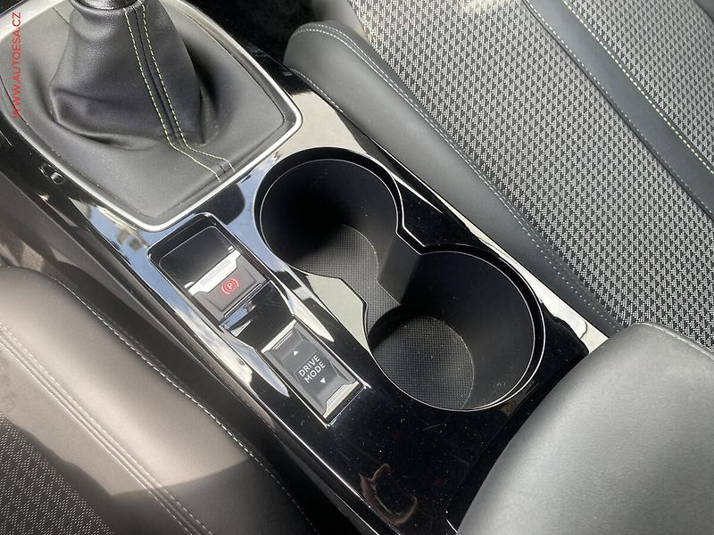Peugeot 2008 (2021) 1.2 PT, GT, navi, kamera - fotka 18 z 18
