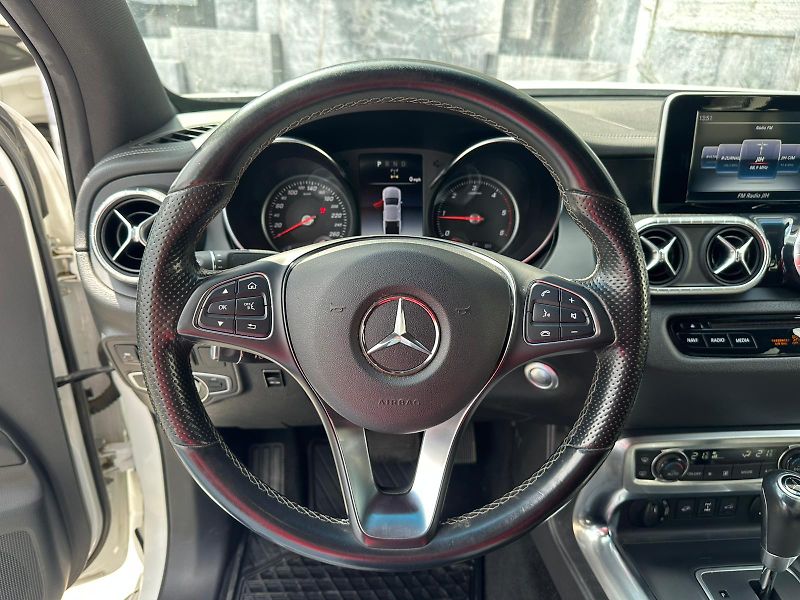 Mercedes-Benz Třídy X (2019) X, 220D, 140KW, 360° - fotka 20 z 26