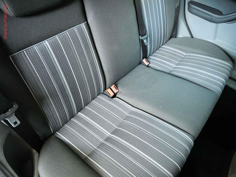 Ford Focus (2008) 1.4i, AC, temp - fotka 12 z 18