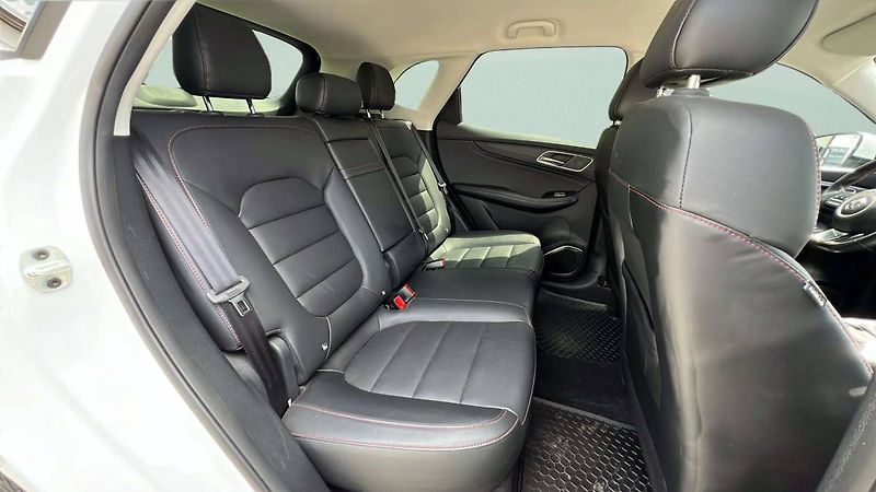 MG HS Emotion 1.5 T-GDI MT6 (119kW)/ - fotka 30 z 37