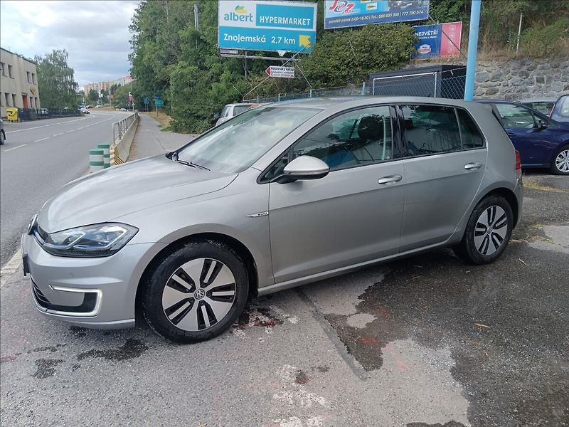 Volkswagen e-Golf 0,0 VII  electric drive - fotka 5 z 21
