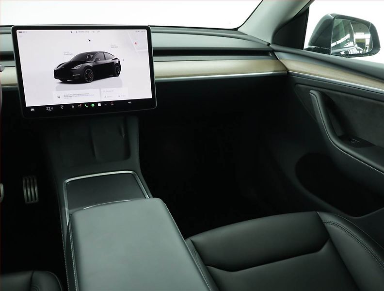 Tesla Model Y (2023) Performance 79kWh, SoH 92% - fotka 8 z 21