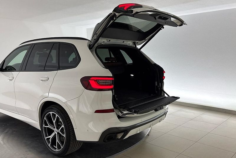 BMW X5 xDrive40d - fotka 10 z 28