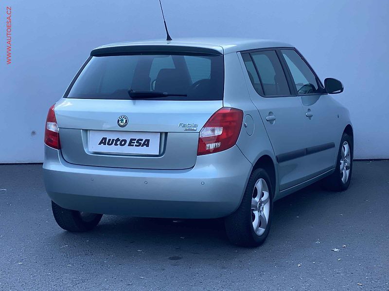 Škoda Fabia (2011) 1.2 TSi, Ambiente, výhřev sed - fotka 4 z 15