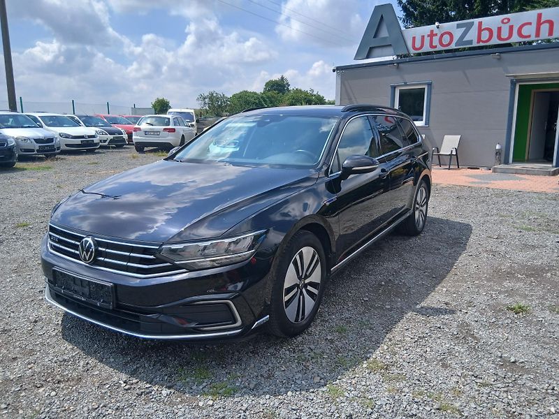 Volkswagen Passat GTE Plug-in hybrid, kůže - fotka 1 z 58