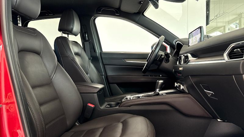 Mazda CX-5 (2023) 2.2 D184 AWD Takumi TAŽNÉ - fotka 13 z 27