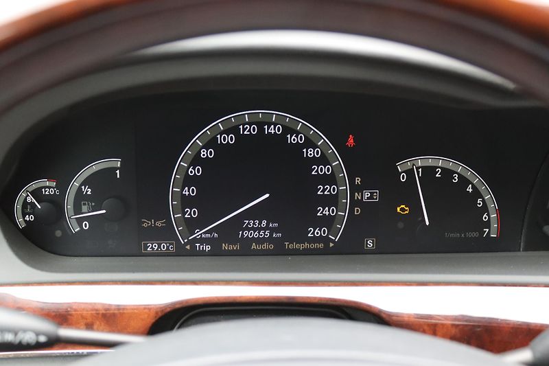 Mercedes-Benz Třídy S S 600 L 5.5 V12 AMG 380kW - fotka 28 z 50