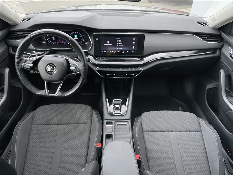 Škoda Octavia 2,0 TDI DSG Combi Style TAŽNÉ - fotka 6 z 23