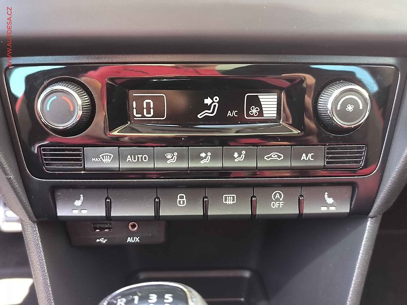 Škoda Rapid (2015) 1.2 TSi, Monte Carlo, xenon - fotka 14 z 18