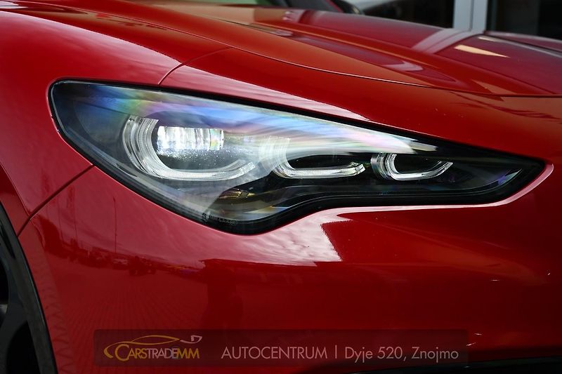 Alfa Romeo Stelvio 2.2 D154kW Veloce AT8-Q4 - fotka 54 z 56