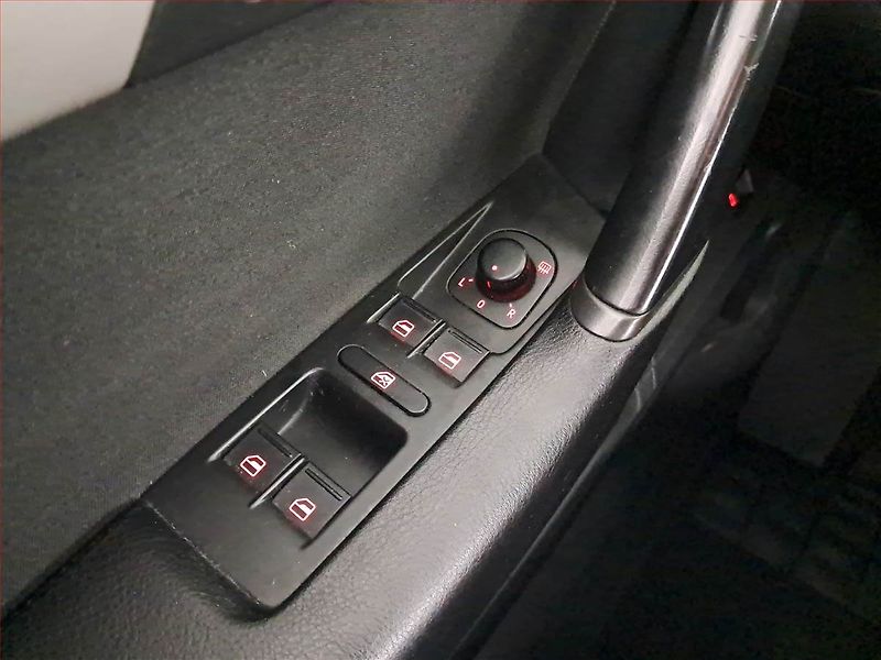Volkswagen Passat (2015) 1.6 TDI, Tempomat - fotka 16 z 17