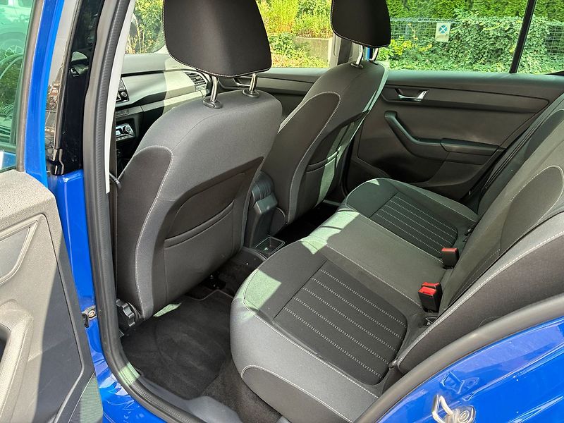 Škoda Fabia 1.0 TSi 81 kW STYLE-LED-KAMERA - fotka 23 z 29