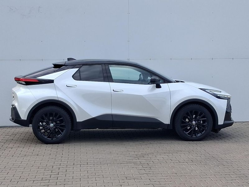 Toyota C-HR 2,0 HEV e-CVT GR Sport - fotka 8 z 26