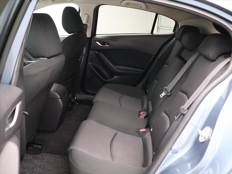 Mazda 3 2,0 Skyactiv-G120 88kW - fotka 13 z 28