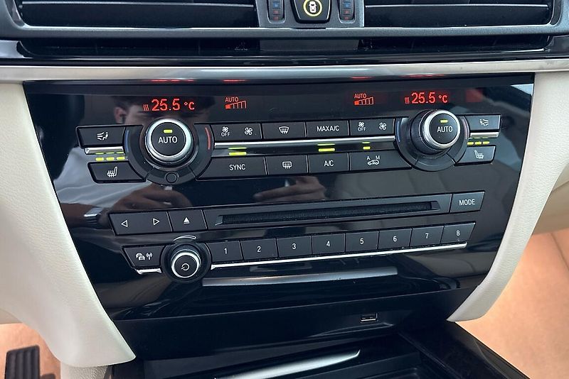 BMW X5 xDrive30d - fotka 21 z 26