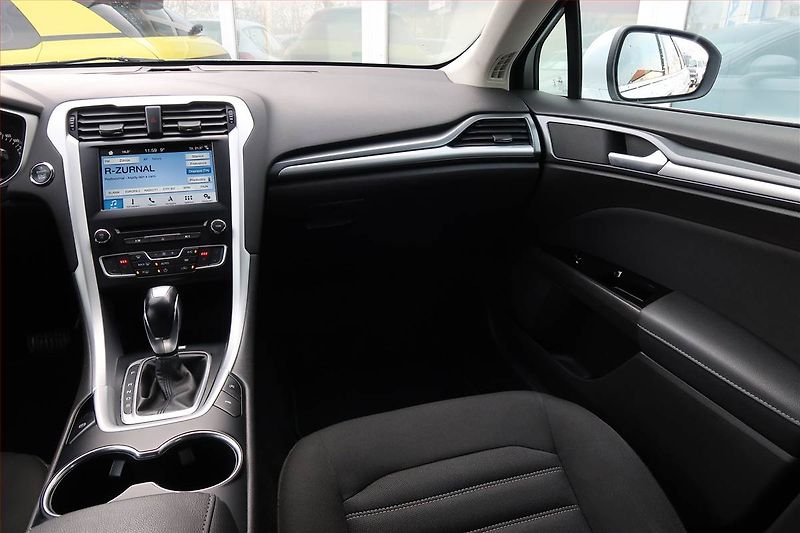 Ford Mondeo (2019) 2.0 TDCI, Automat, Serv.kniha - fotka 8 z 21