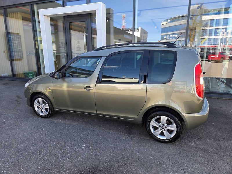 Škoda Roomster (2014) 1.2 TSI - fotka 2 z 27