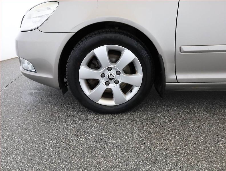 Škoda Octavia (2008) 1.8 TSI, Serv.kniha, Tempomat - fotka 18 z 18