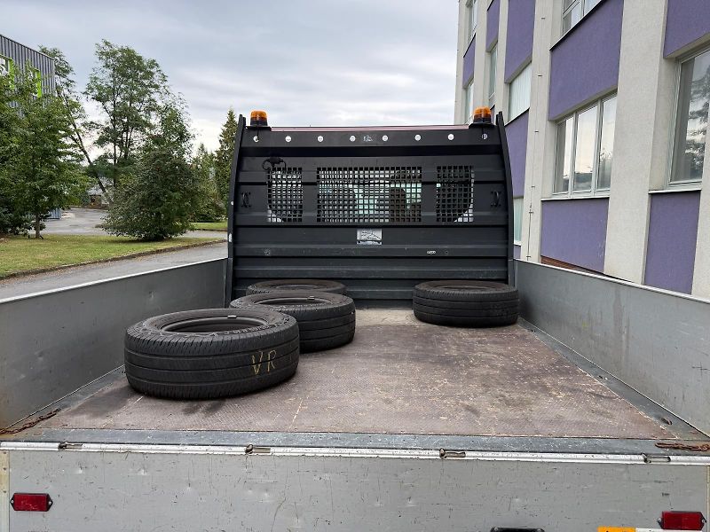Ford Transit 2,0 TDCi / 7-místný / valník / - fotka 12 z 19
